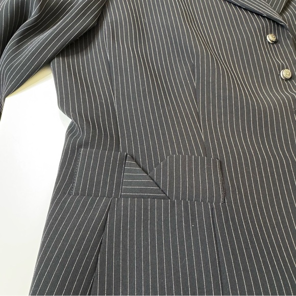 Tahari Arthur s. Levine Pinstripe Jacket size 12 - Picture 5 of 7
